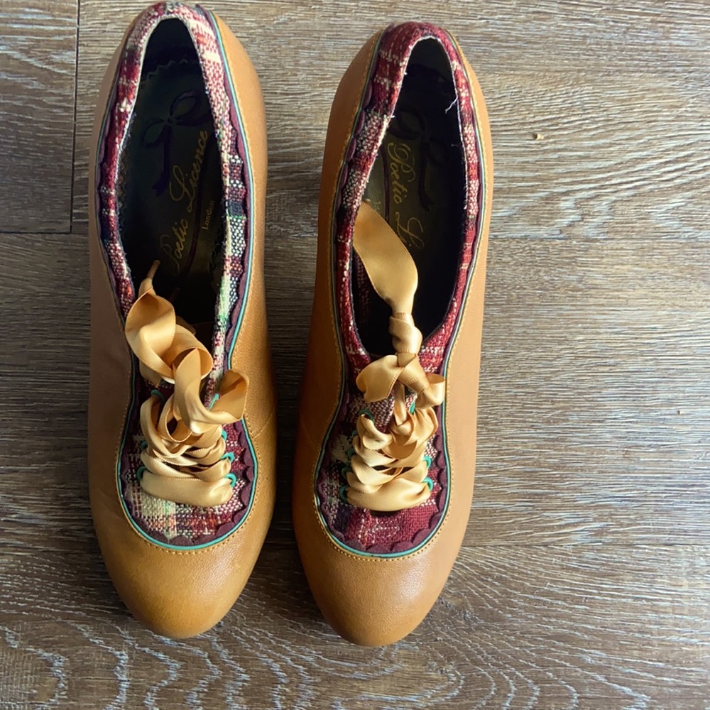 Poetic license vintage shoes 3.5 heel